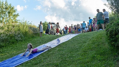 Vodní klouzačka ve Višňovce v létě 2016